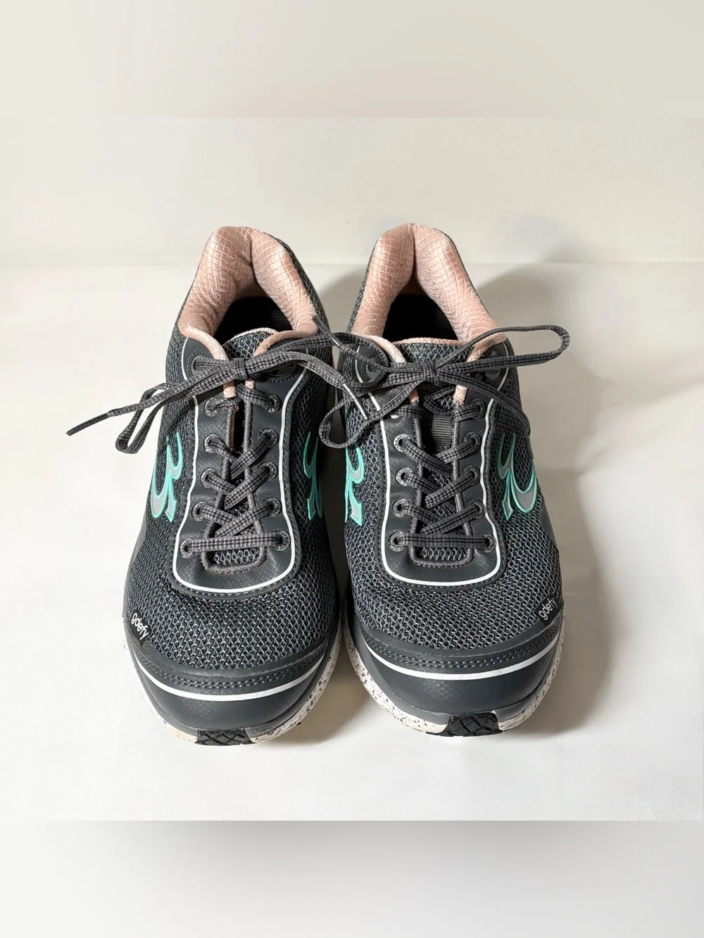 Gravity Defyer Women’s G-Defy Mighty Walk Sneaker Size 10